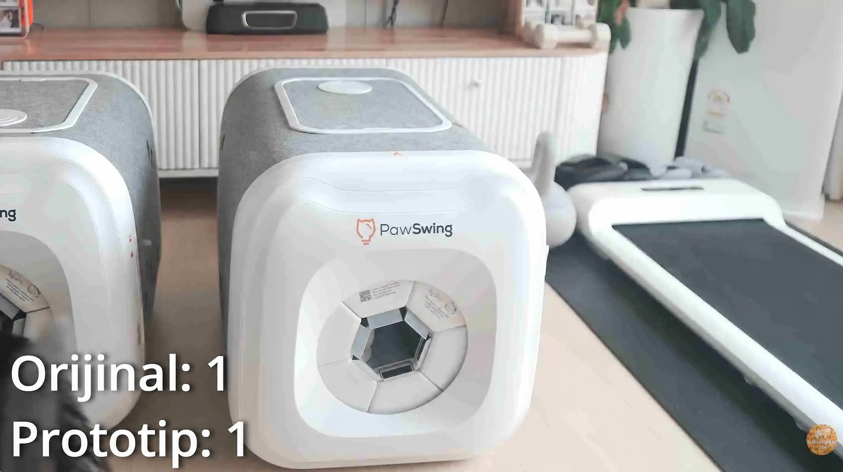 Orijinal PawSwing Neo, 30 günlük testin ardından iki girişli PawSwing Neo Plus prototipiyle karşılaştırıldı